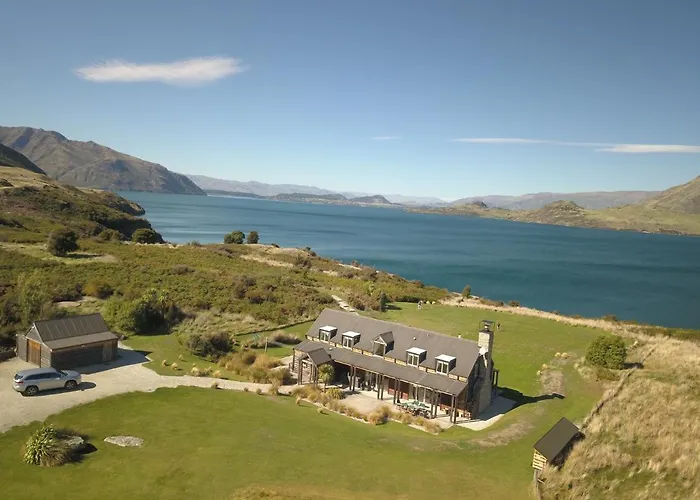 Buchanan Lodge - 60 Acres On Wanaka Lakefront