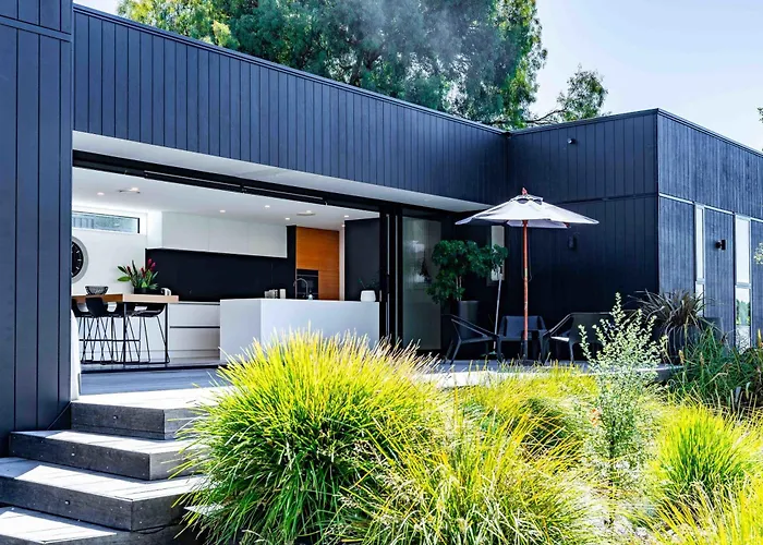 Noir North Retreat