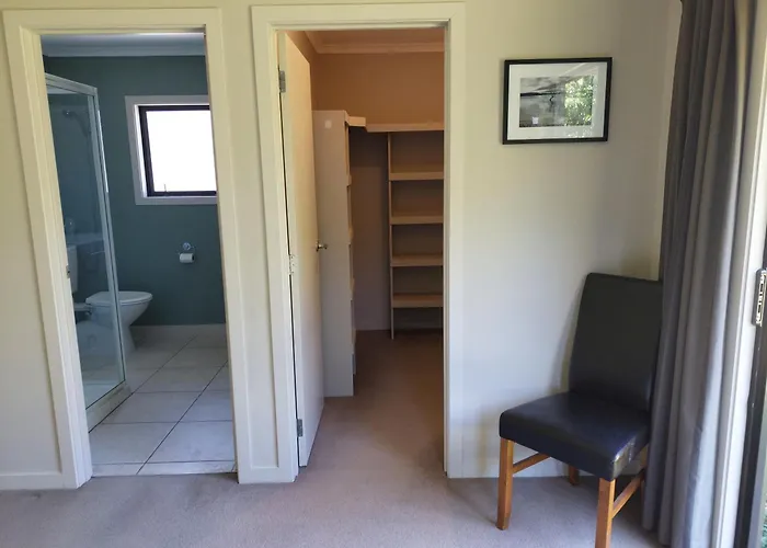 Private Guest Room - No Kitchen