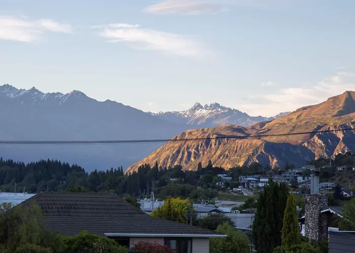Waimaori Views Entire Home