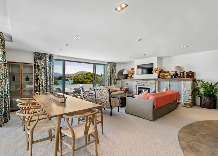 Pembroke Luxury Apartment