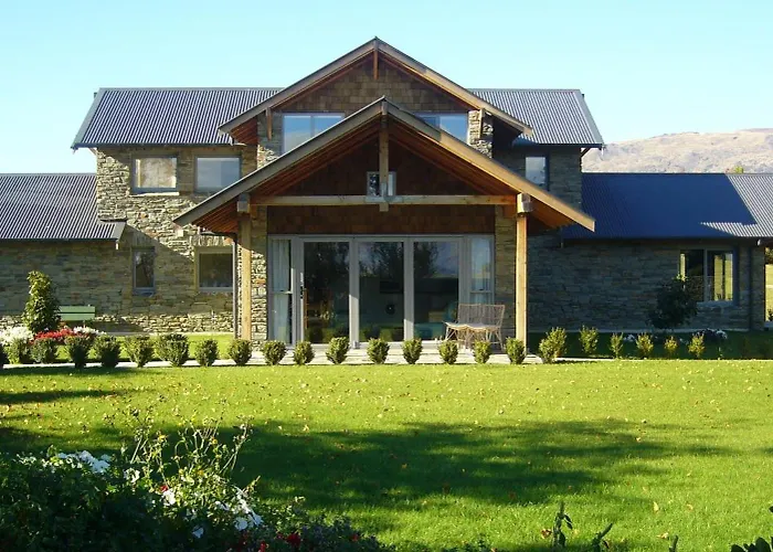 Golfcourse Road Chalets And Lodge