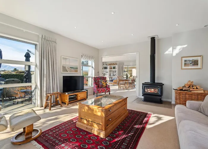 Tranquil On Ribbonwood - Wanaka Holiday Home