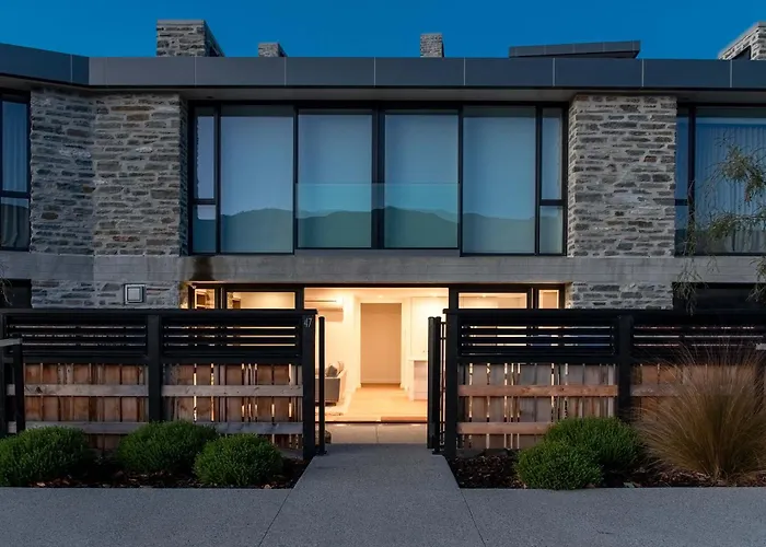 Central Wanaka Lakeside Condo