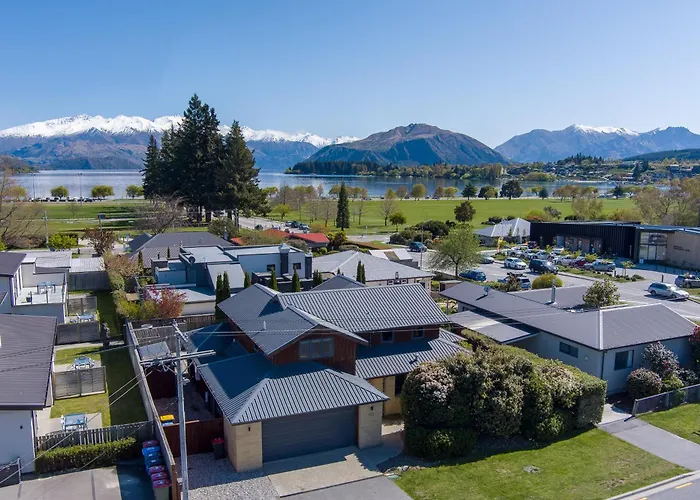 The Wanaka Retreat -5Br Family Home - Walk To Lake, Town & Cafes