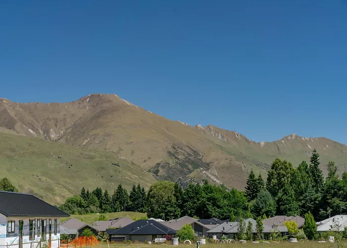Mountain Majesty - Wanaka Holiday Home