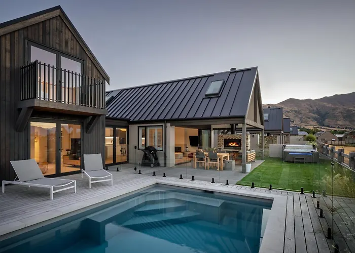 Marjon Peak Retreat | Spa, Pool & Mountain Views