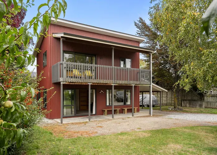 Crescent View - Wanaka Holiday Home