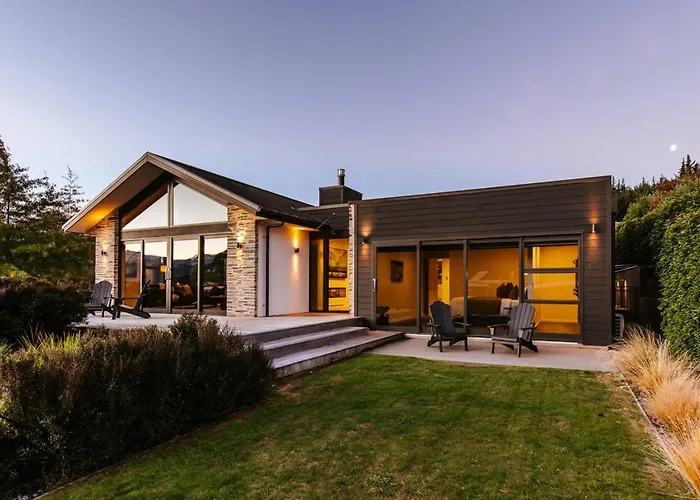 The Clearview House - Lake Views - Sleeps 9