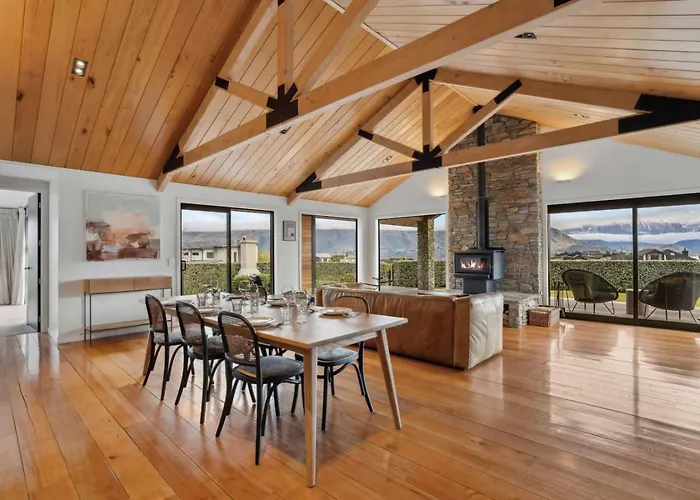 Infinity Outlook | Views, Fireplace & Bbq