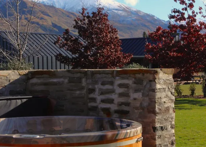 Wanaka Mountain View