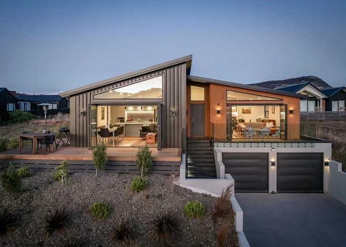 Wanaka Easy-Living With Incredible Lake Views