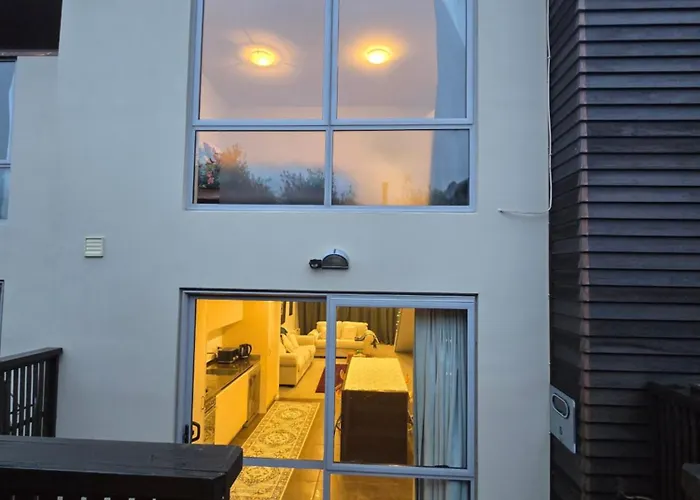 Cozy Two Bedroom Apartment In Wanaka, Nz