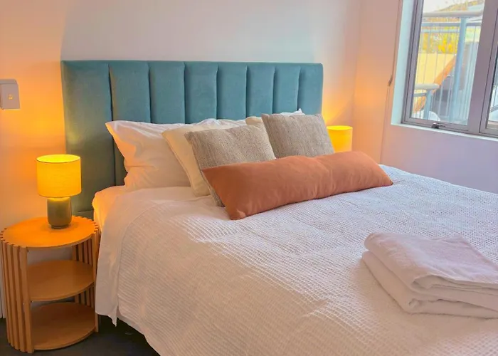Wanaka Apartment Pool Spa Sauna Walk To Town