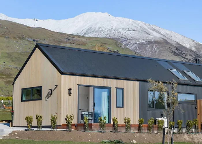 New Contemporary Studio Escape