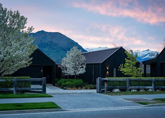 Roys Peak House, Architectural Gem In Wanaka