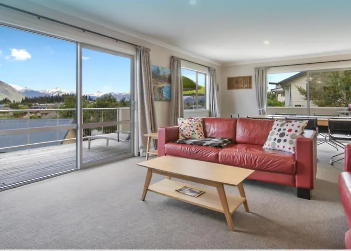 Wanaka 'Mount Iron Edge' With Mountain Views