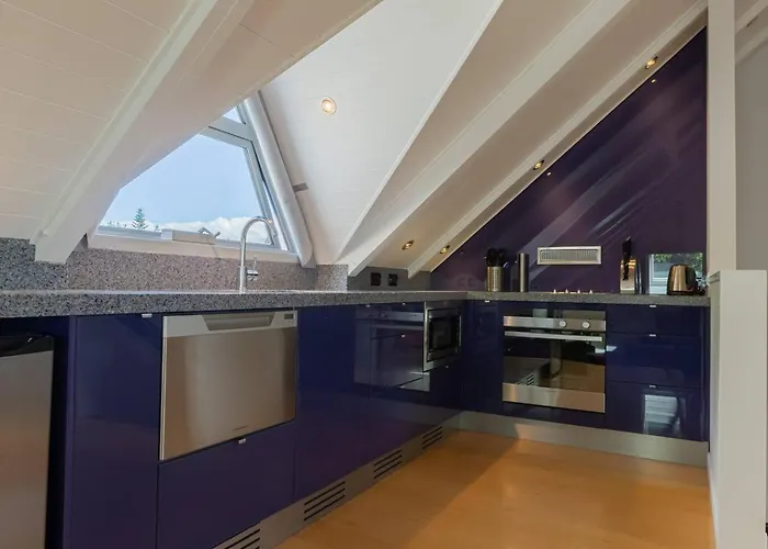 Luxury Eco Apt W Pool Gym & Sauna - Adults Only