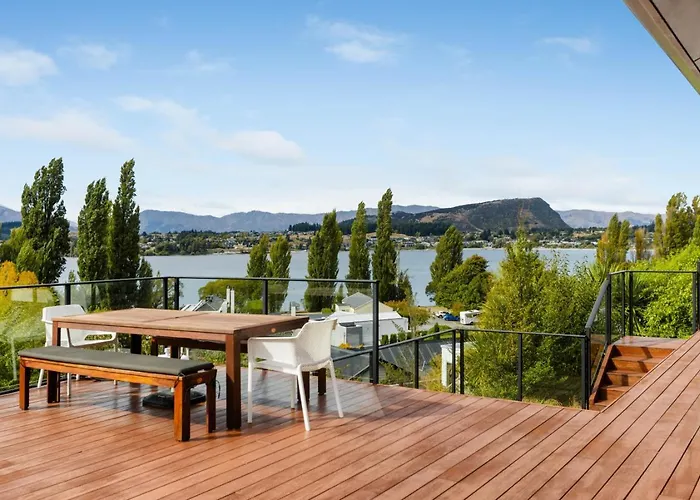 The Lookout - Lake Views