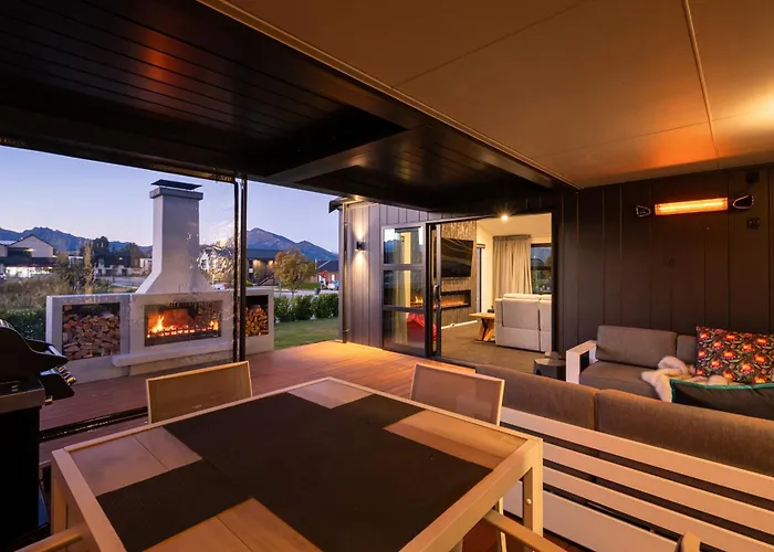 Brand New Wanaka Escape - Outdoor Fire