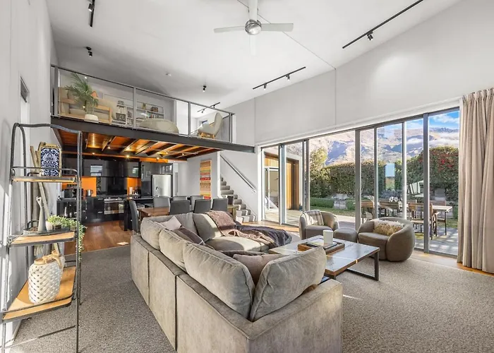 Wanakas Alpine Outlook 3 Bedroom Home