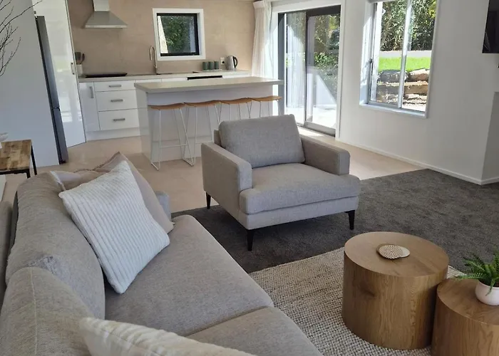 Peaceful Wanaka Escape - Walk To Town, Lake & Golf