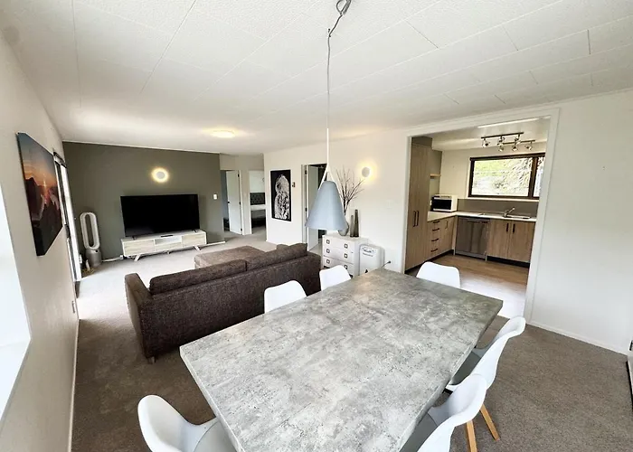 Modern Two-Bedroom Unit In The Centre Of Wanaka