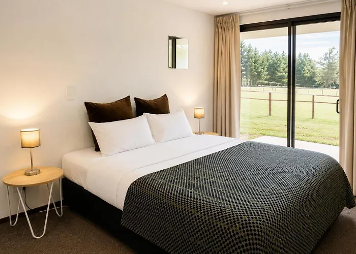 Sundale Mora Motels