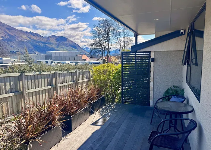 Modern Two-Bedroom Unit In The Centre Of Wanaka