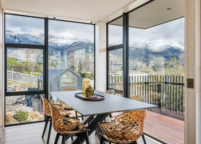 Stunning Alpine Views, Easy Walking, 3 Bathrooms